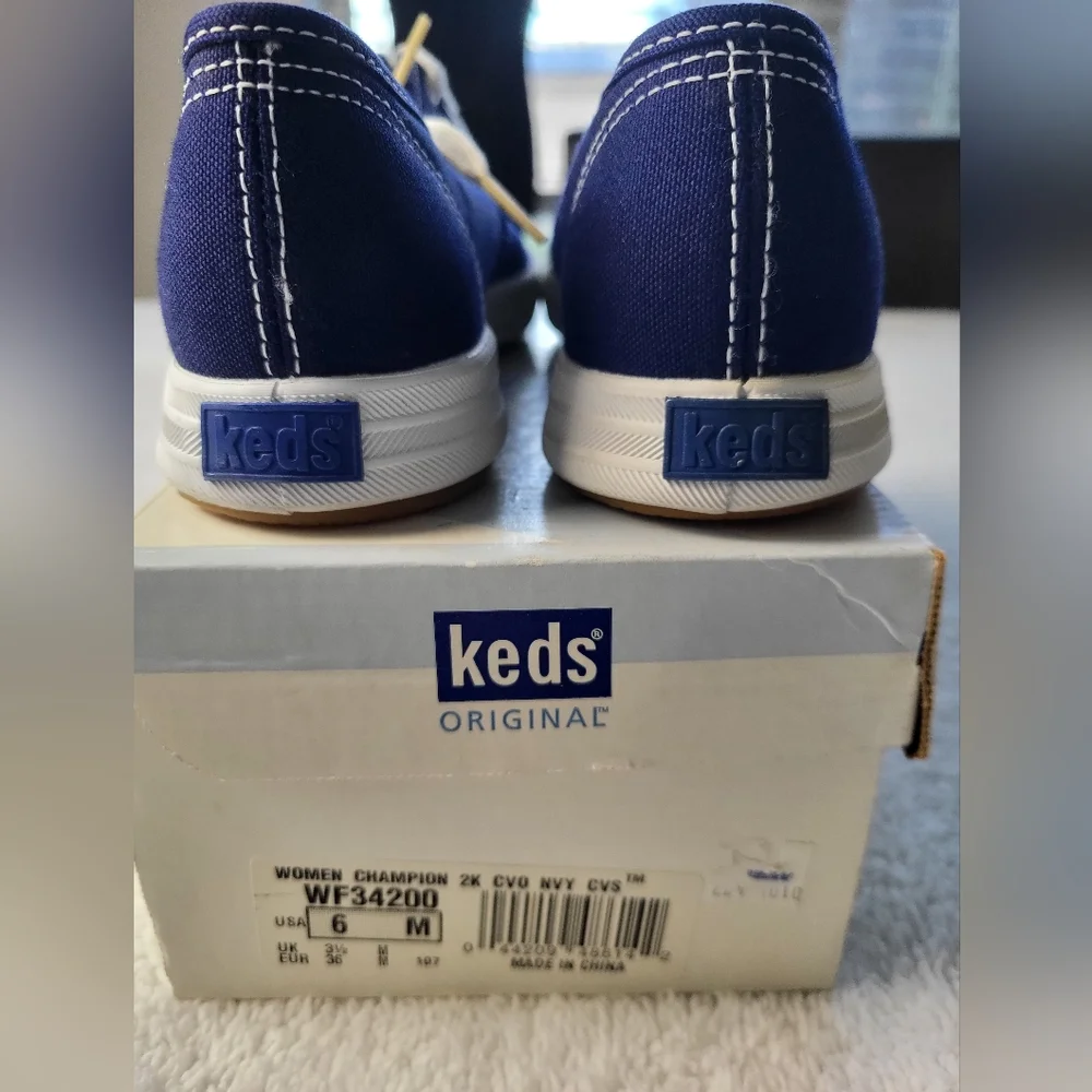 Keds Original Women's Size 6 Blue Sneakers NWOT Original Box Included - Picture 3 of 5